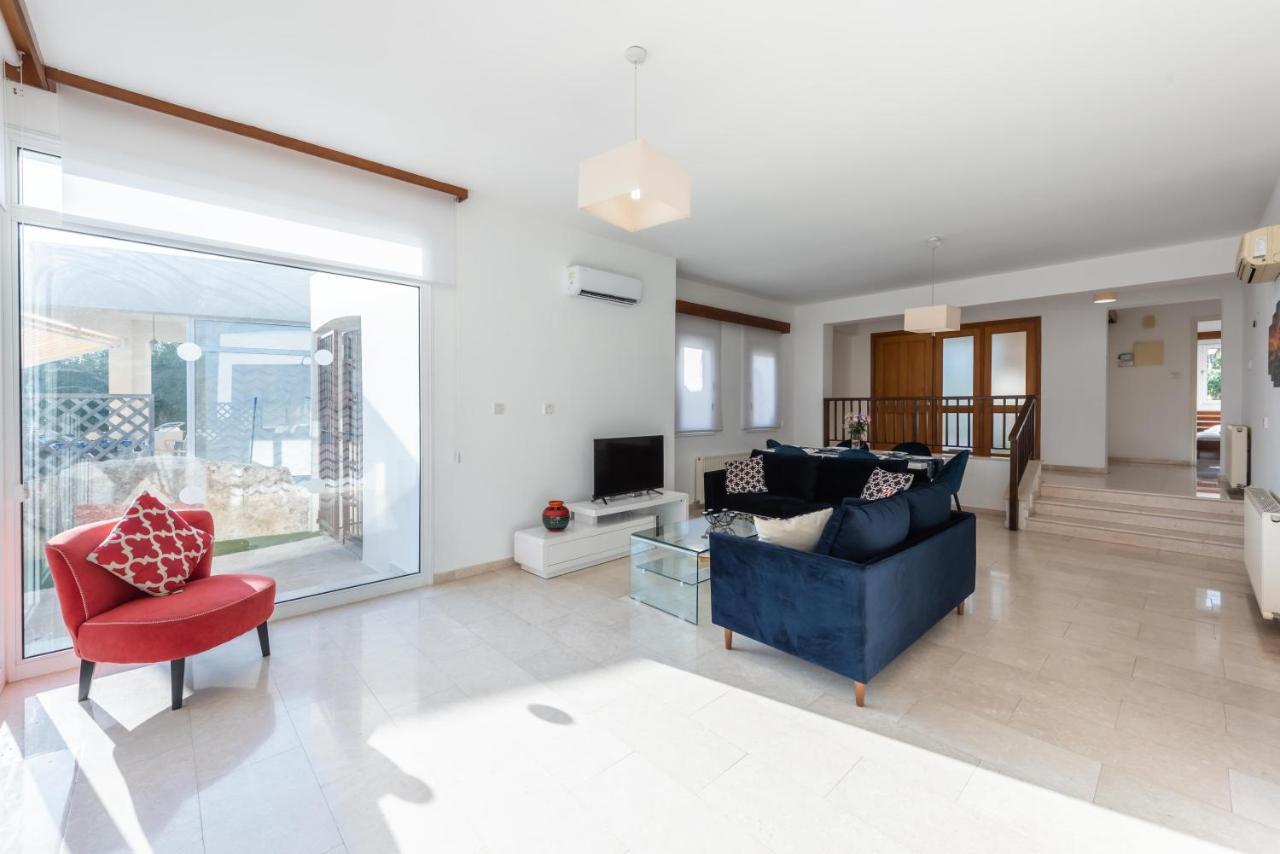 Villa Marina Sunrise By Ezoria Villas Коръл бей Екстериор снимка