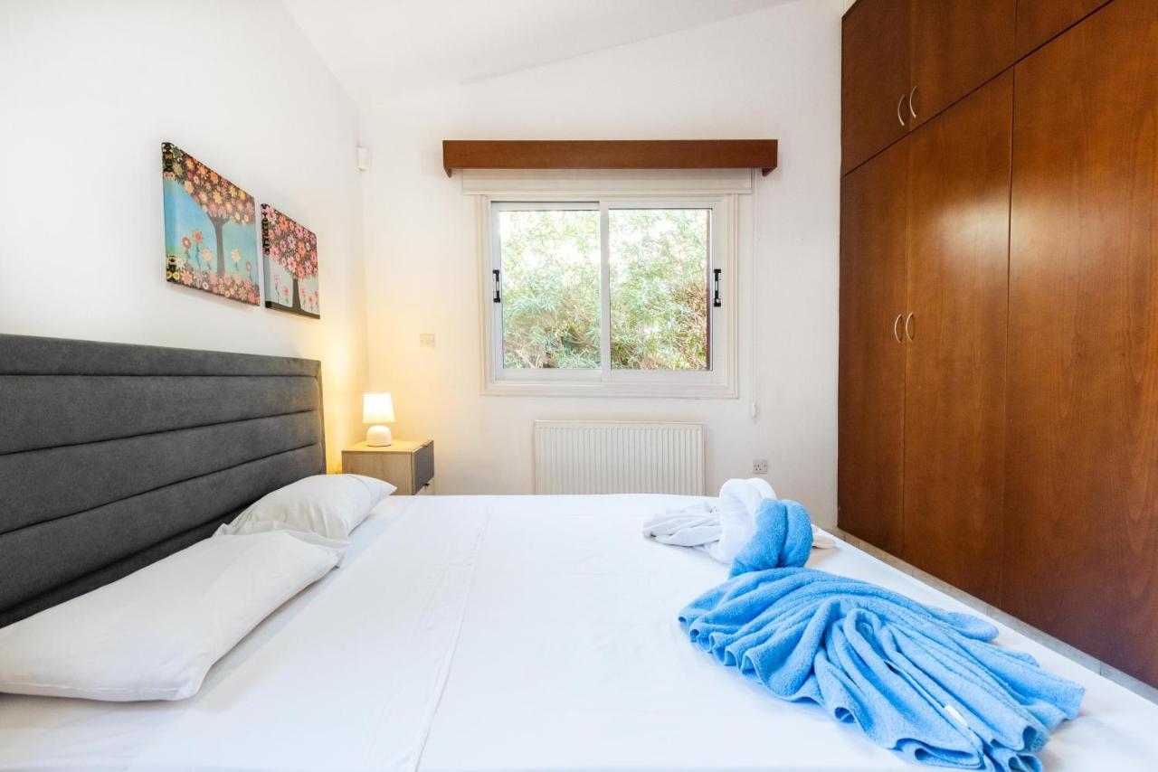 Villa Marina Sunrise By Ezoria Villas Коръл бей Екстериор снимка